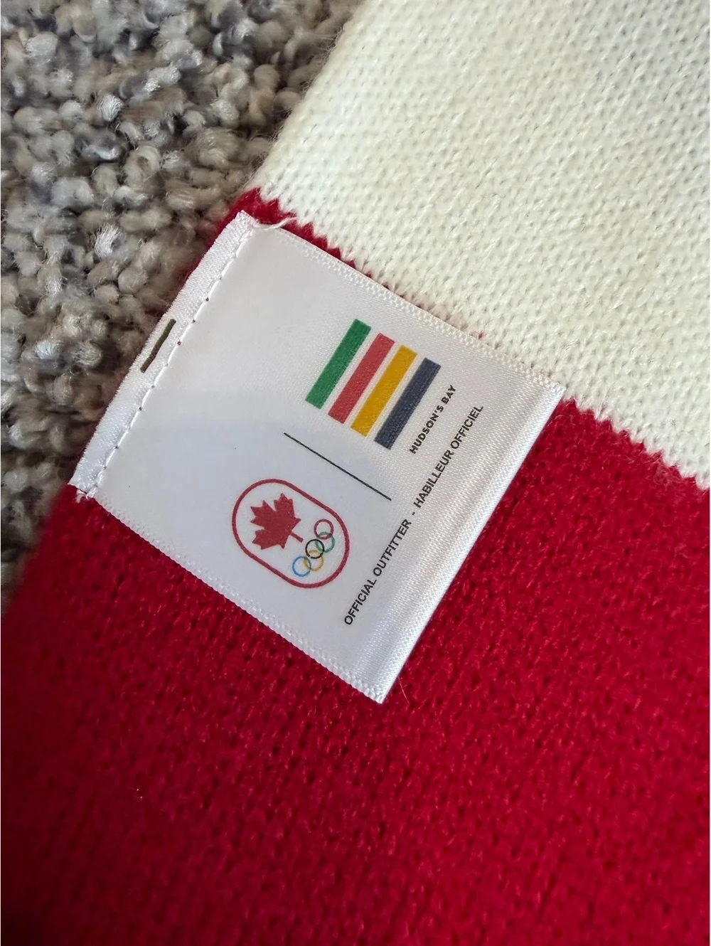 Hudson’s Bay Team Canada Olympic Fan Apparel Fringe Knit Scarf